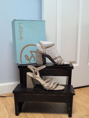 Life Stride Belle Dover Micro Beige/Rhinestone Strappy Block Heel Sandals Sz 10M